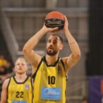 Χατζηδάκης: «Είναι μία πολύ δύσκολη χρονιά – Να τερματίσουμε όσο ψηλότερα γίνεται» (vid)