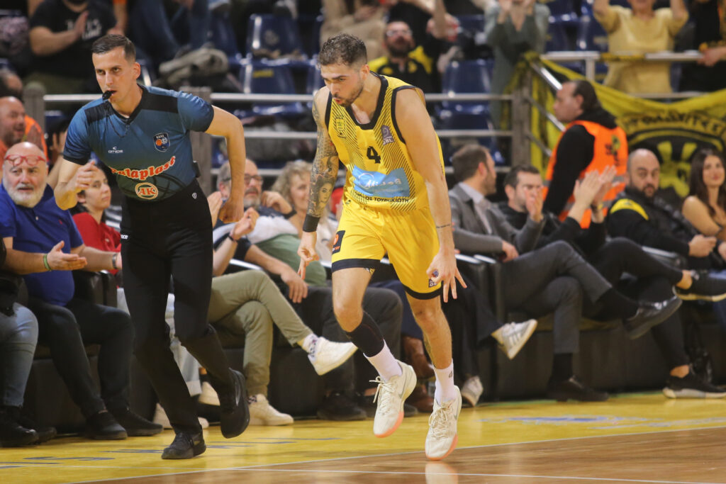 Η ώρα της κρίσης για Τολιόπουλο