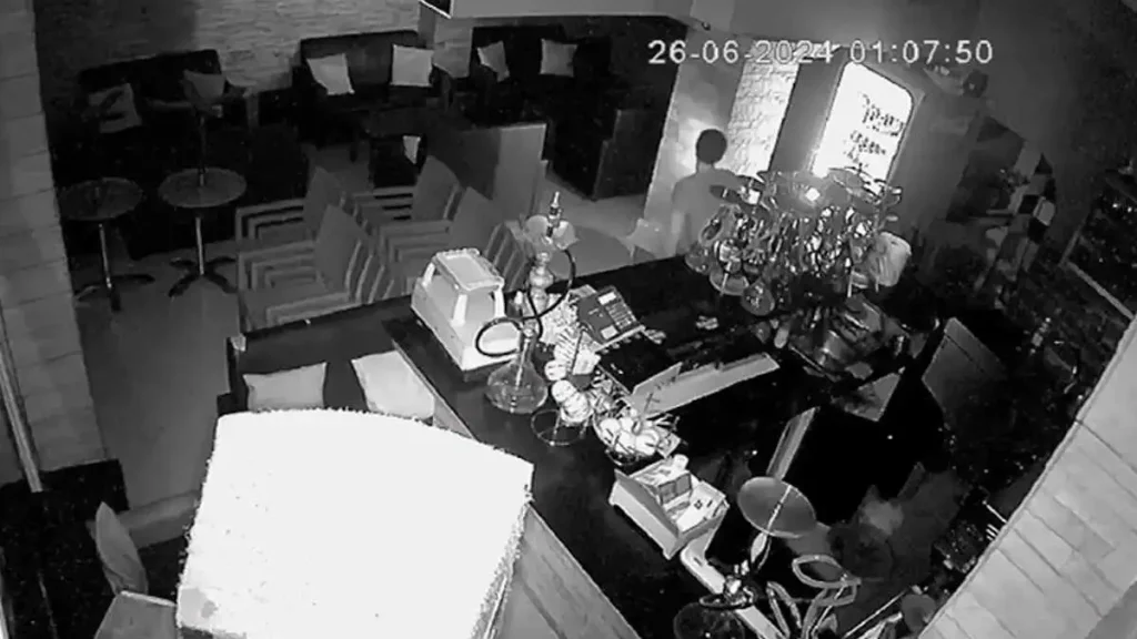 Διαρρήκτες έβαζαν GPS στα αυτοκίνητα των θυμάτων τους – Βίντεο ντοκουμέντο (vid)