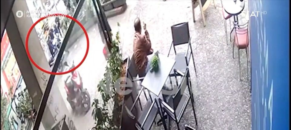 Θρίλερ με τον θάνατο αστέγου σε εστιατόριο (vid)