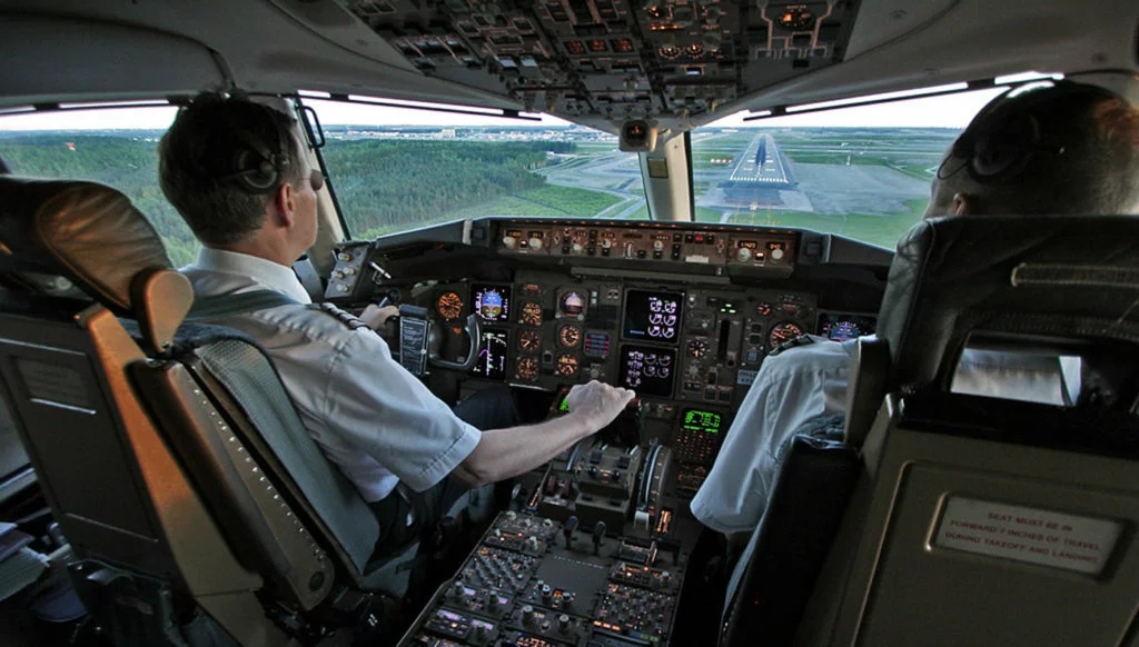 Πιλότος… γύπας, την έπεσε σε επιβάτιδα