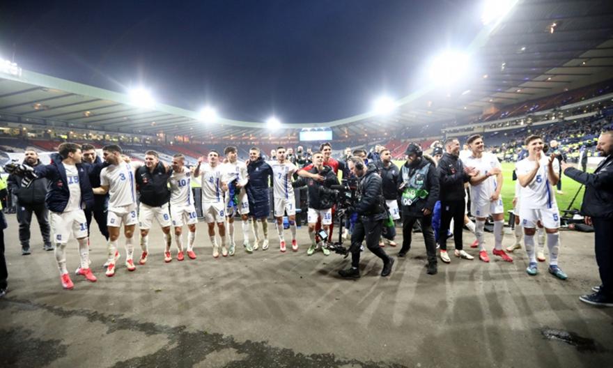 Οι πανηγυρισμοί των παικτών της Εθνικής μετά την επική νίκη στην Σκωτία (vid)