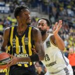 Λύγισε τη Βιλερμπάν και παρέμεινε μόνη δεύτερη η Φενέρ
