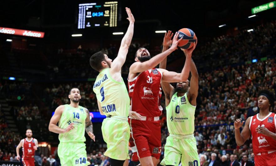 Διπλό στο Μιλάνο και ζωντανή για εξάδα η Μπαρτσελόνα