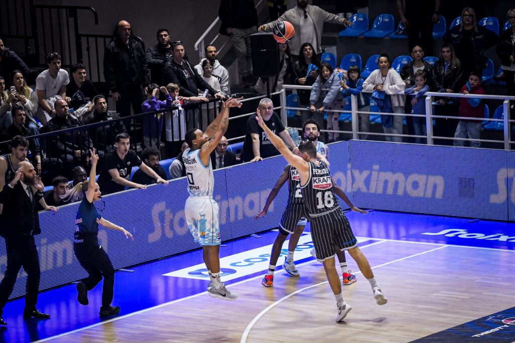 Ο Γκάουντλοκ ξέρανε τον ΠΑΟΚ με τριποντάρα στα 3,1″ (vid)