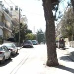 Τρομερό… κι όμως ελληνικό, με δέντρο μέσα σε δρόμο! (vid)