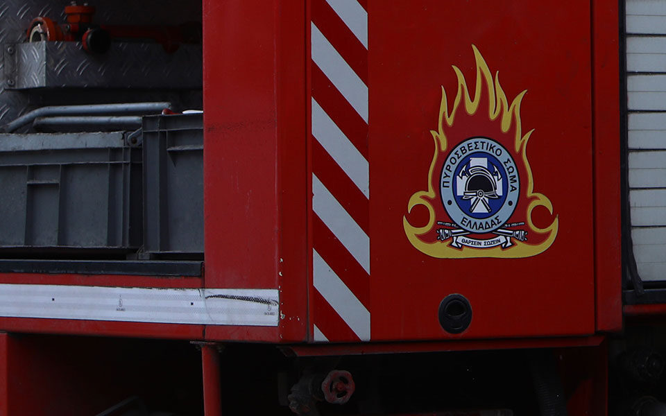 Συναγερμός τα ξημερώματα στη Θεσσαλονίκη για φωτιά σε μηχανή!