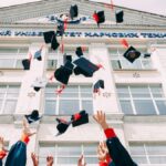 Πήρε πτυχίο χωρίς να ξέρει γραφή, ανάγνωση… και μήνυσε τη σχολή!