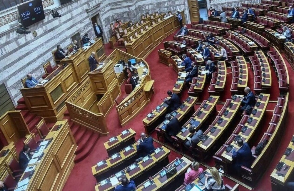 Ποινή φυλάκισης στον Κωνσταντίνο Φλώρο για ξυλοδαρμό στη Βουλή