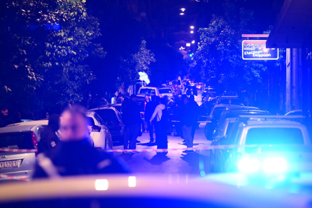 Απόπειρα διάρρηξης σε σπίτι γνωστού παρουσιαστή! (vid)