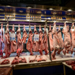 Οι… αλμυρές τιμές σε σοκολατένια αυγά και οβελία για το Πάσχα