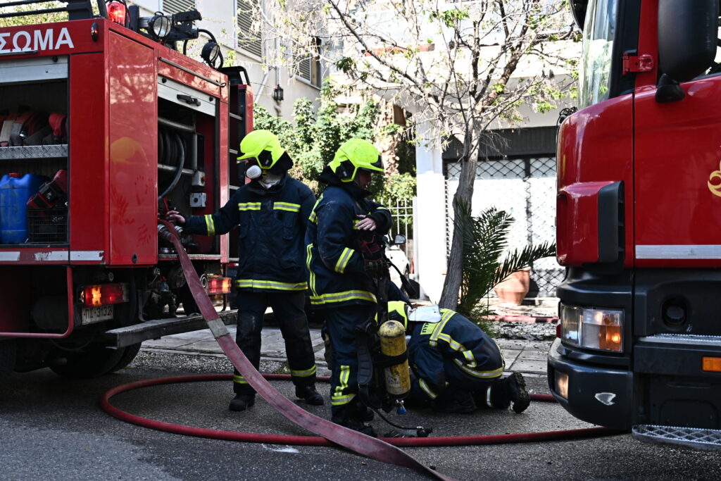 Φωτιά τα ξημερώματα σε φορτηγό στη Θεσσαλονίκη