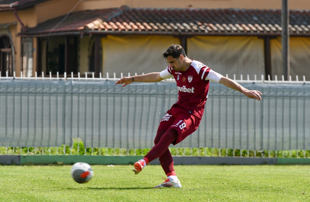 Μακεδονικός – ΑΕΛ: Διπλό προβάδισμα των «βυσσινί» με Πασά (vids)