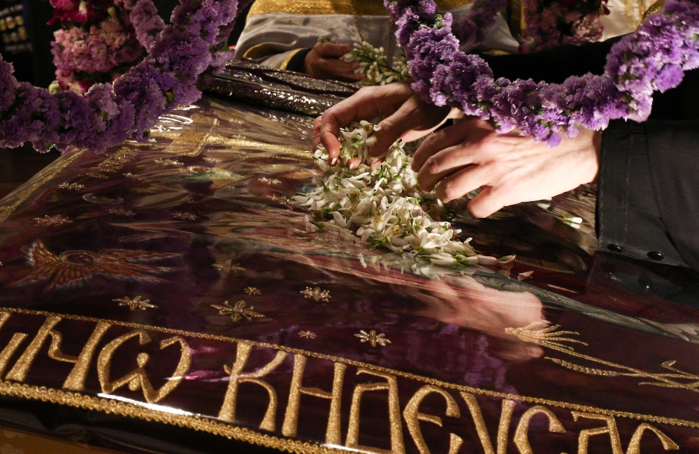 Η Ακολουθία του Επιταφίου στη Μητρόπολη Θεσσαλονίκης (vid)