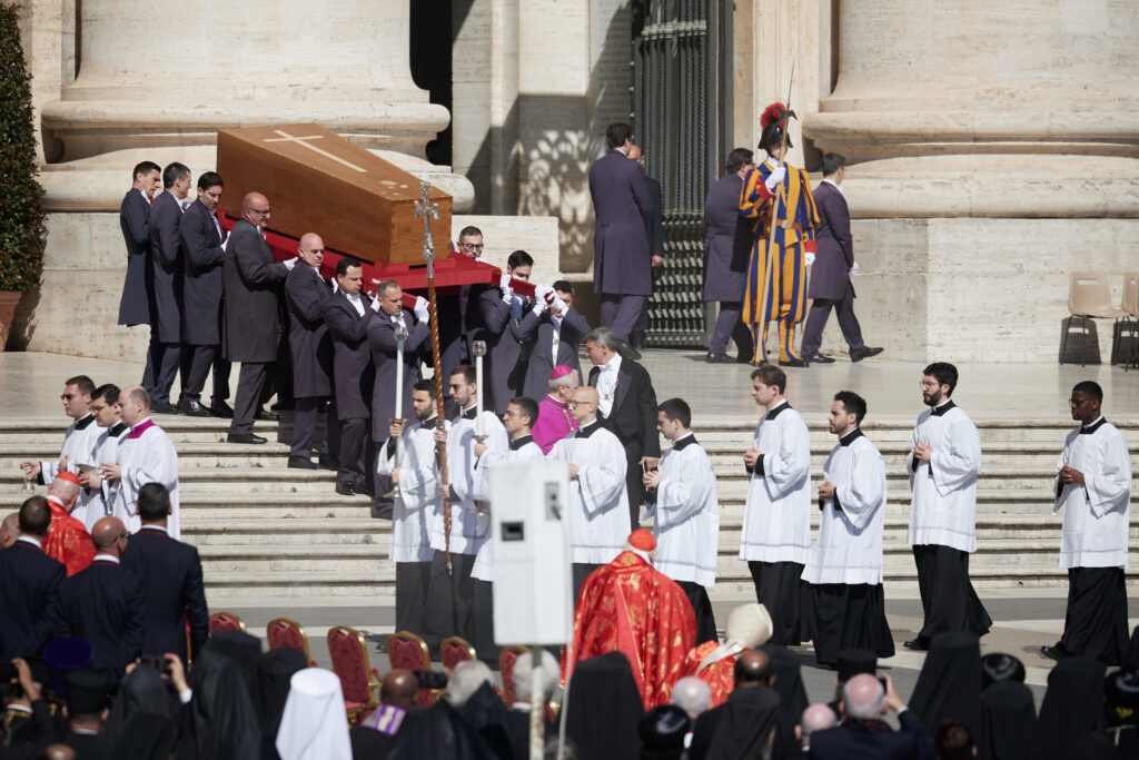 Αυστηρό dress code στην κηδεία του Πάπα Φραγκίσκου (vid)