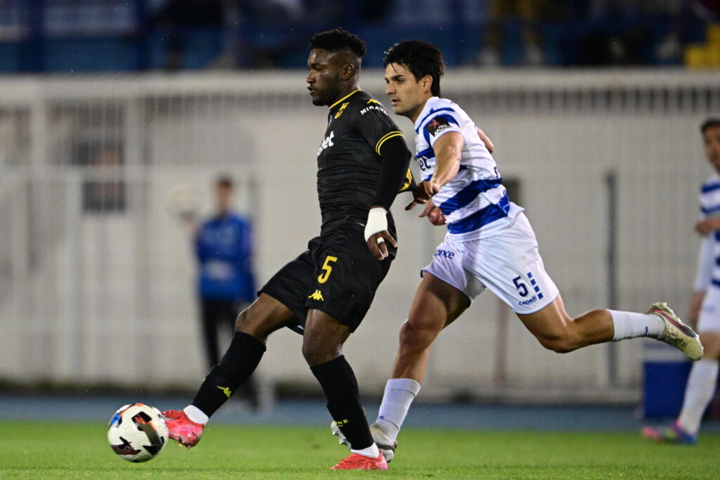 Αναμονή για Σιφουέντες και Φαμπιάνο (vid)