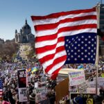 ΗΠΑ: Οι Αμερικάνοι στους δρόμους κατά του Τραμπ