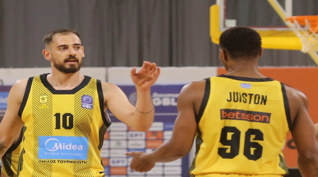 Ο Τζούστον “πέταξε” και κάρφωσε δυναμικά (vid)