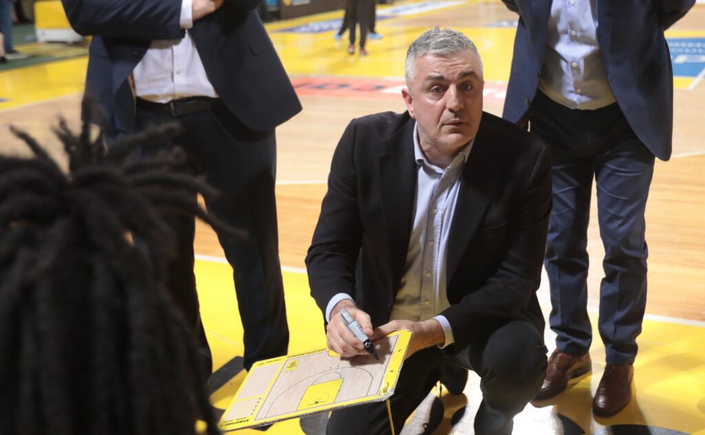 Βετούλας: “Είναι μια ήττα που μας στενοχωρεί, κάναμε παιδικά λάθη” (vid)