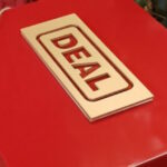 Τελευταία στιγμή αντάλλαξε το κουτί της και έφυγε με 3.000€ (vid)