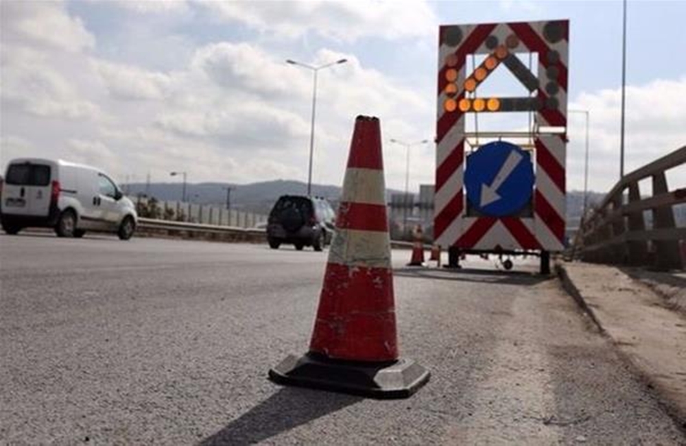 Εργασίες τοποθέτησης στηθαίων ασφαλείας στην Περιφερειακή Οδό Θεσσαλονίκης