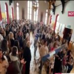 Πάσχα: Κατάνυξη και συγκίνηση από τους Έλληνες όλου του κόσμου (vid)