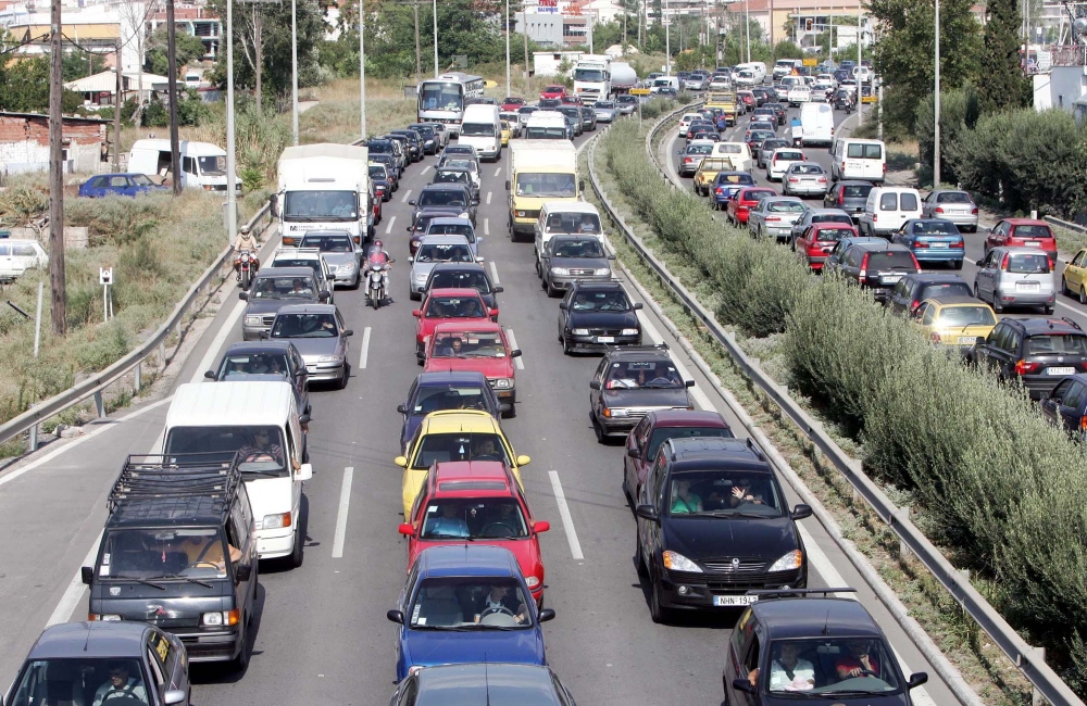 Θεσσαλονίκη: Καραμπόλα έξι οχημάτων στην Περιφερειακή Οδό – Μποτιλιάρισμα στο σημείο