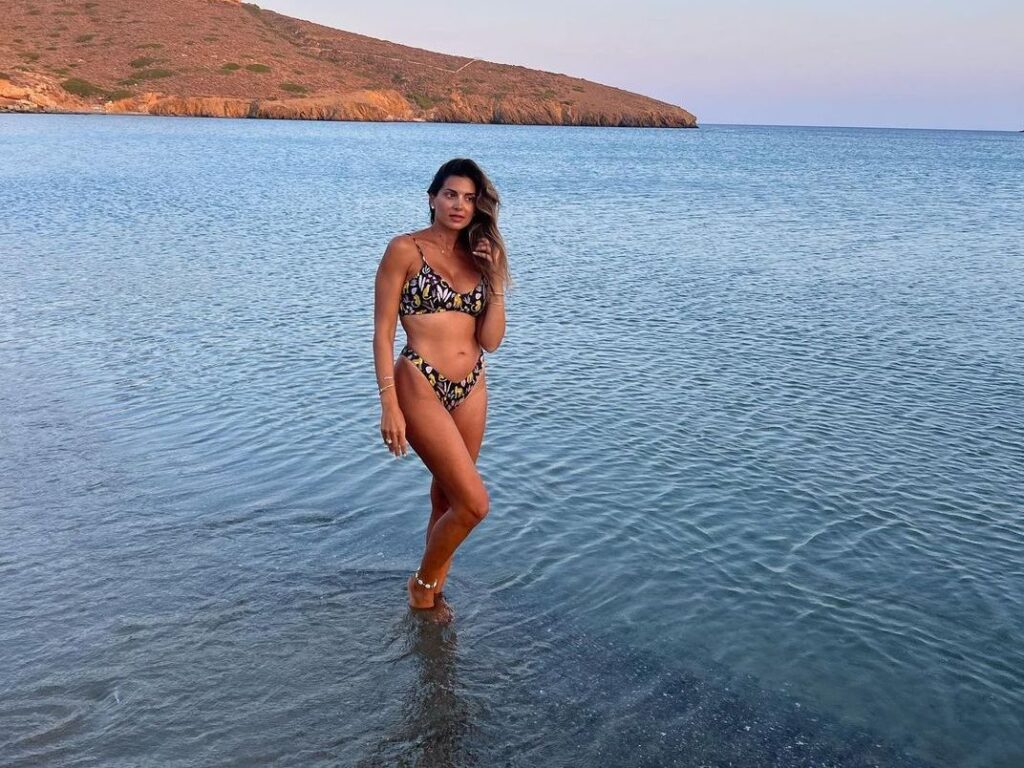 Η Τσιμτσιλή μπερδεύτηκε με… επικό τρόπο! (vid)