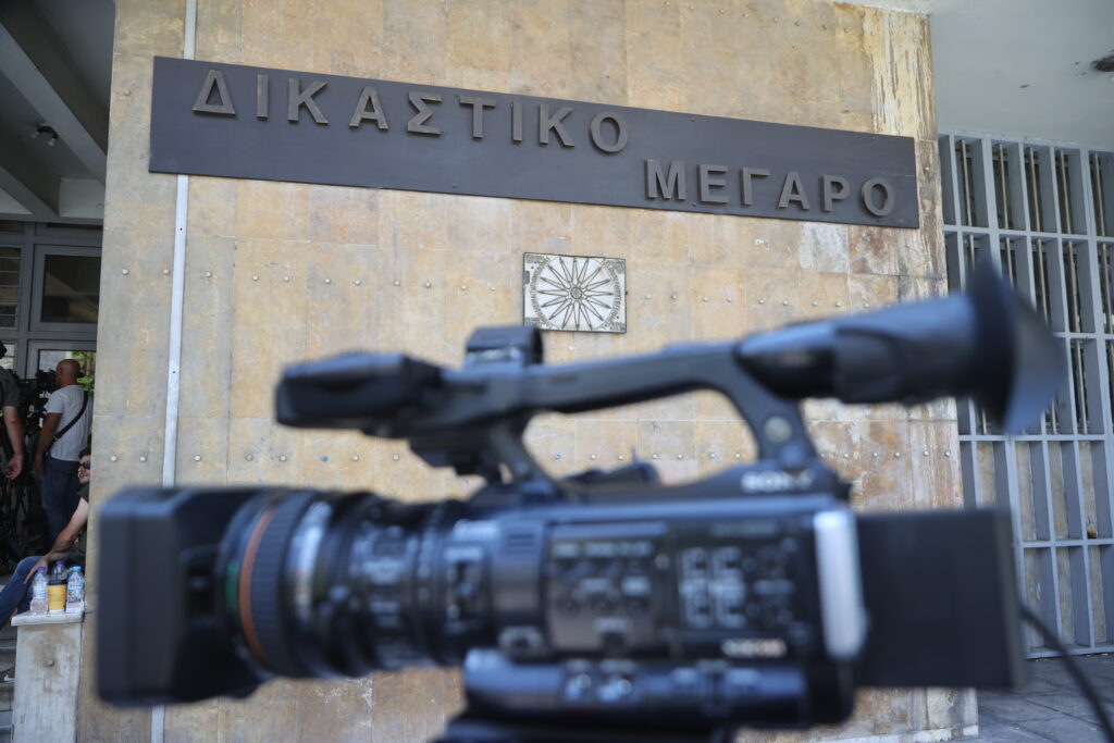 Στον εισαγγελέα οι συλληφθέντες του κυκλώματος διακίνησης ναρκωτικών (vid)