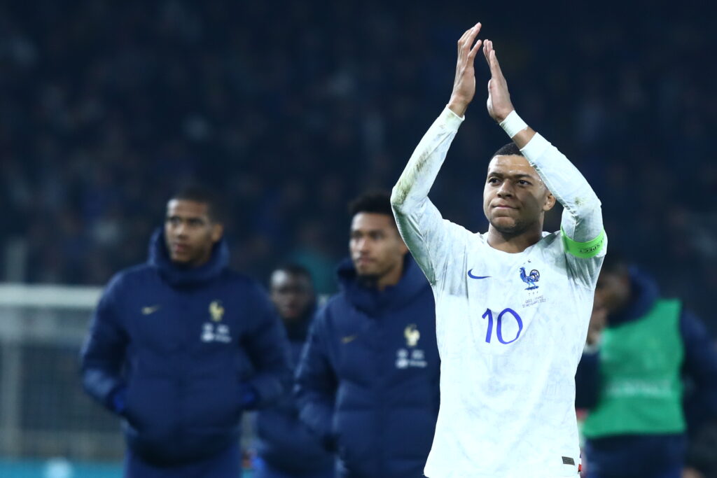 Το Χρυσό Παπούτσι… κατέληξε στον Μπαπέ (vid)