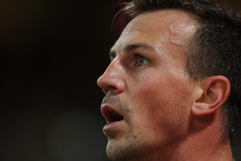 Το τελευταίο χειροκρότημα στον Βλάντι… (vids)