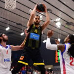 Τελευταία στιγμή για Χατζηδάκη