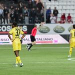 Έσβησε ο ένας πυλώνας στο Γεντί Κουλέ – Προσωρινή διακοπή στο παιχνίδι (vid)