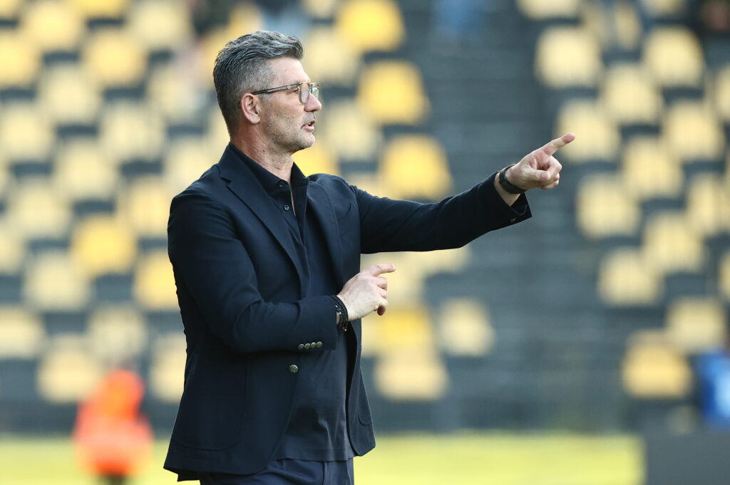 Tα… ξαναλένε με τον τεχνικό διευθυντή