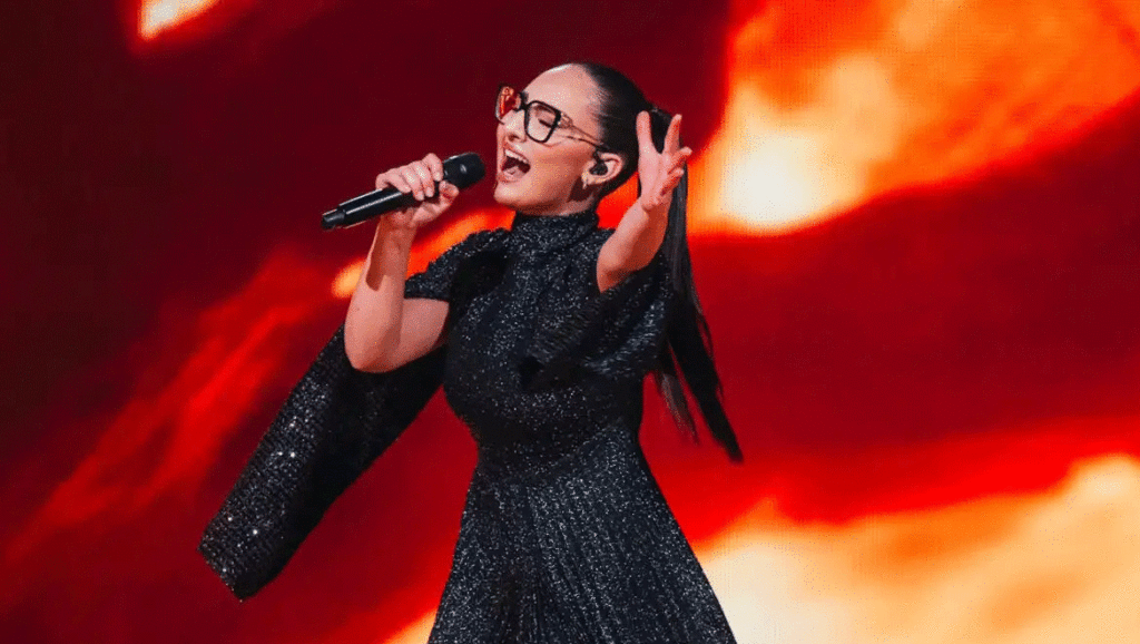 Αποθέωση για την Κλαυδία! (vids)