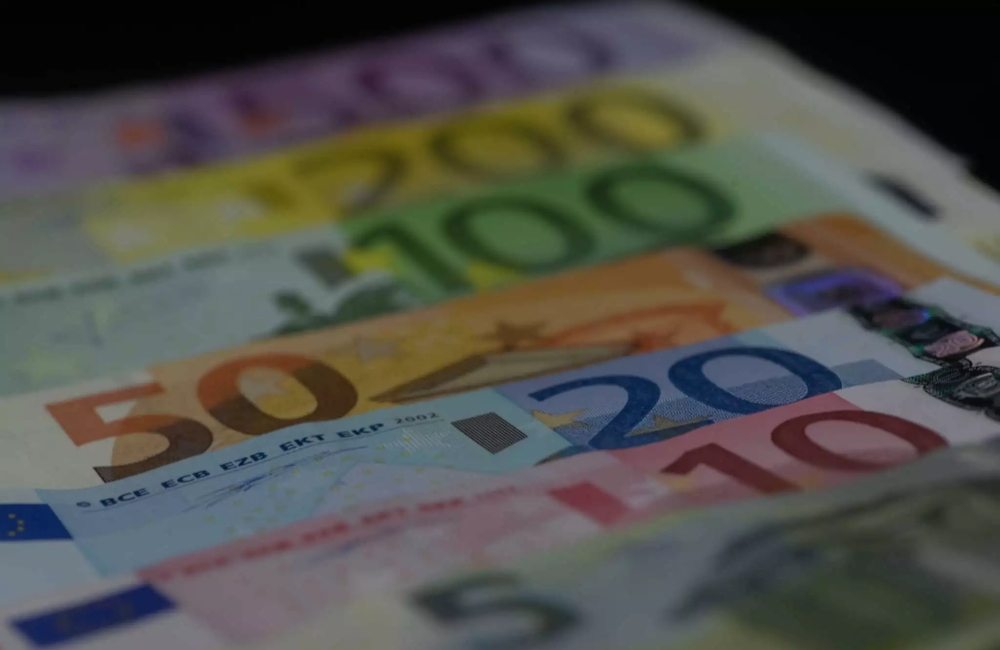 Γυναίκα από τη Θεσσαλονίκη εξηγεί πώς έπεσε θύμα απάτης, χάνοντας χιλιάδες ευρώ (vid)