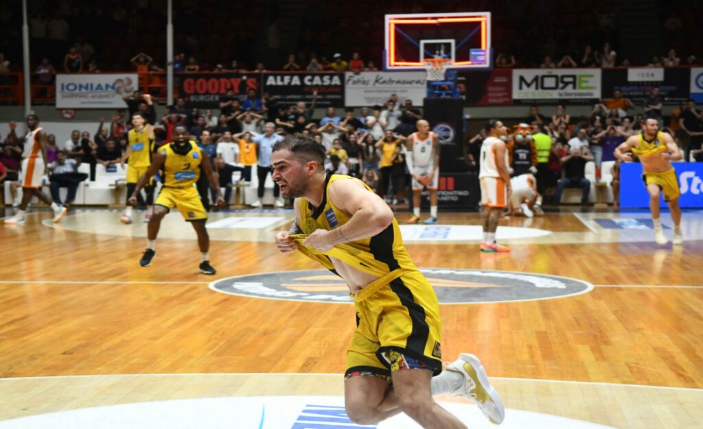 H FIBA θυμήθηκε την τρίποντη “βόμβα”, στο “τρελό” φινάλε με Προμηθέα (vid)