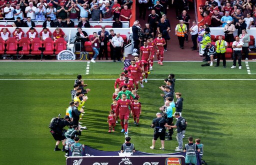 Λίβερπουλ-Άρσεναλ: Pasillo από τους “κανονιέρηδες” στους Πρωταθλητές Αγγλίας