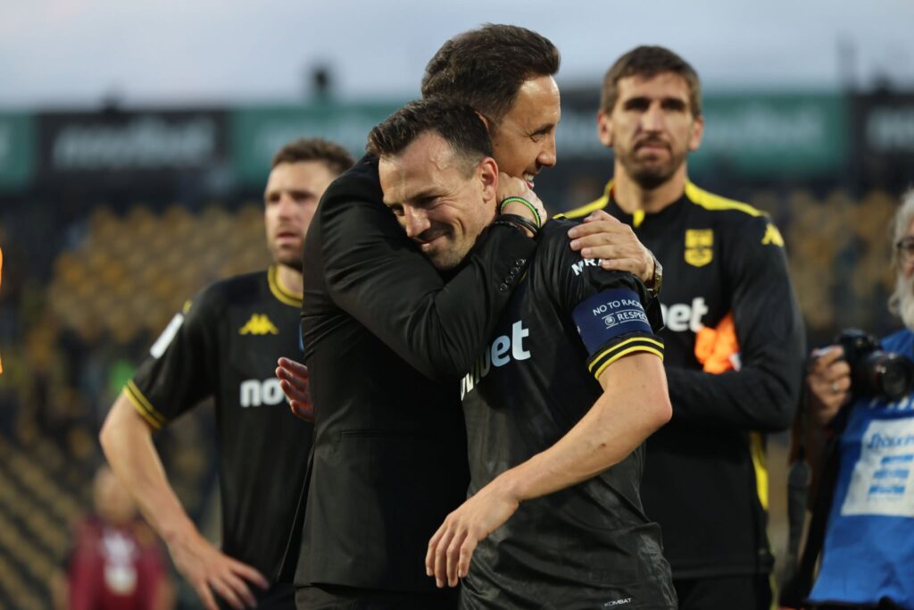 Συγκίνηση στο “αντίο” του Νταρίντα (Pics)