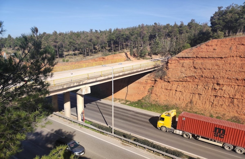 Θεσσαλονίκη: Άρχισε η κατεδάφιση της γέφυρας Περραιβού στον Περιφερειακό