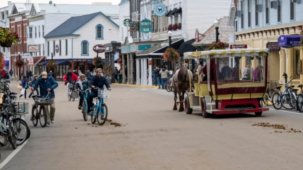 ΗΠΑ: Η πόλη που… απαγορεύονται τα αμάξια και έχει μόνο άλογα!