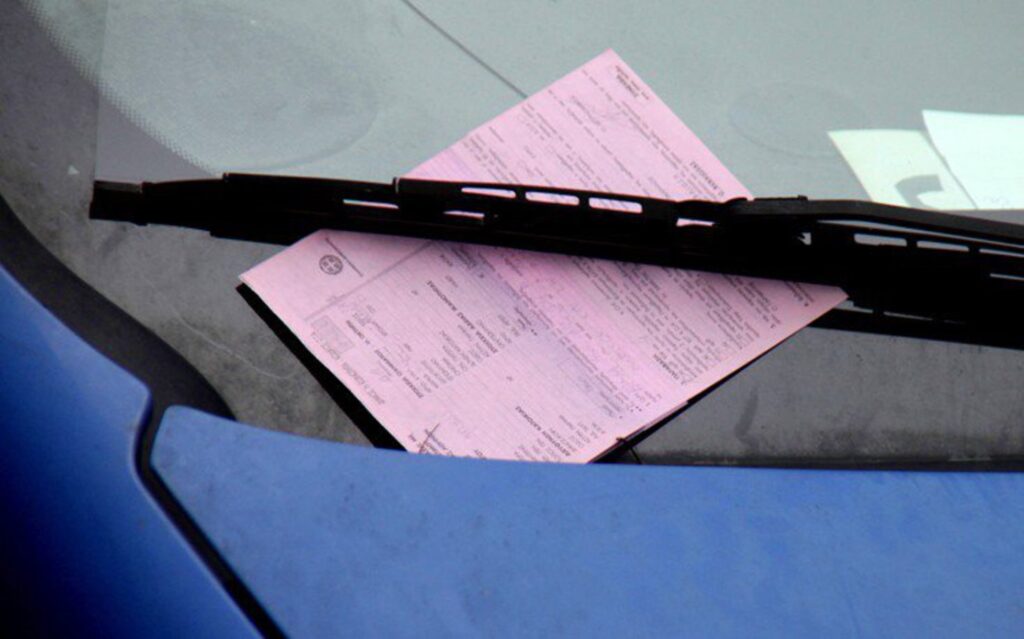 Κατασχέσεις από λογαριασμούς για απλήρωτες κλήσεις προηγούμενων ετών (vid)