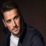 Νίκος Βέρτης: «Αρνήθηκα να υποδυθώ τον Στέλιο Καζαντζίδη» (vid)