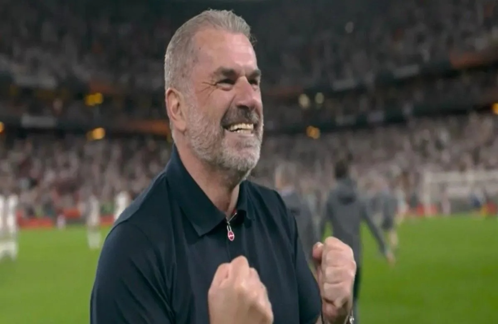 Europa League: Έκρηξη χαράς από τον Άγγελο Ποστέκογλου μετά το σφύριγμα της λήξης (vid)