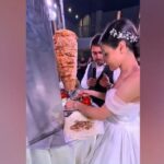 Αντί για τούρτα, έκοψαν… γύρο σε γάμο! (vid)