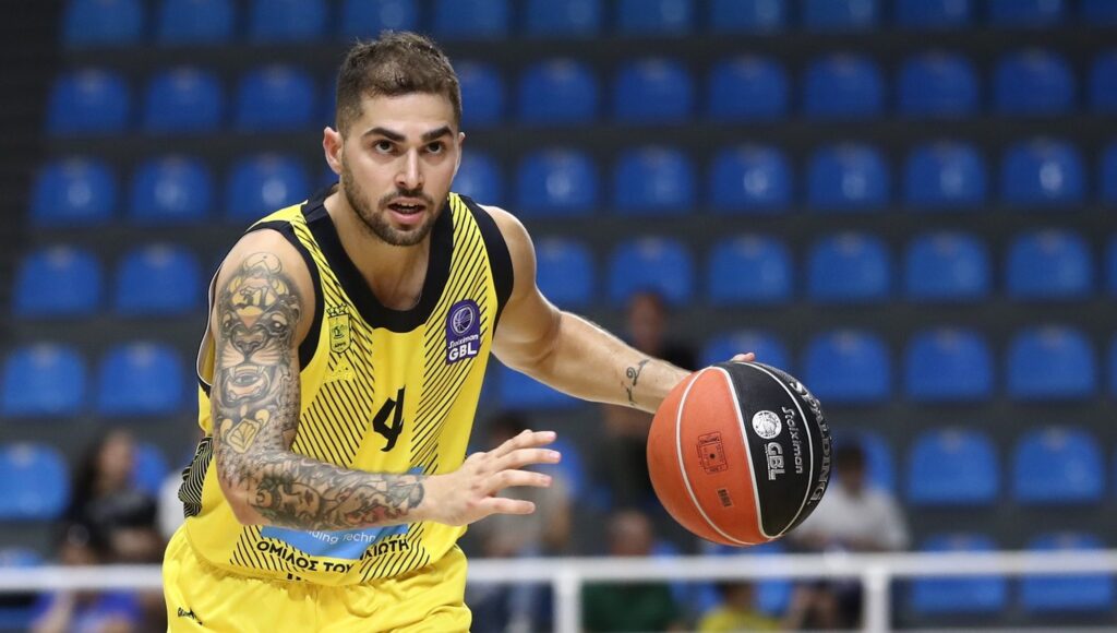 Ηγείται της επίθεσης τoυ ΑΡΗ ο Τολιόπουλος (vid)