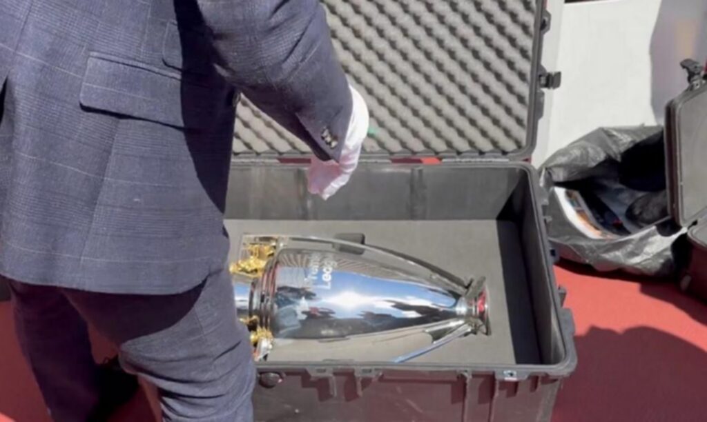 Στο «Άνφιλντ» το τρόπαιο της Πρωταθλήτριας Λίβερπουλ (vid)