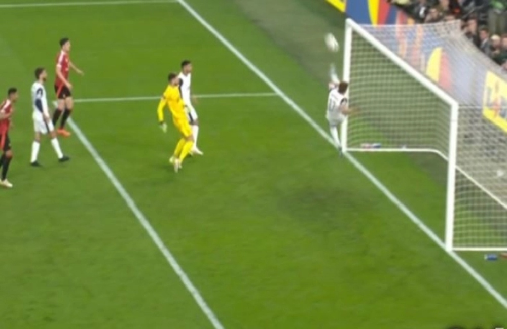 Με απίθανο αεροπλανικό ο Φαν ντε Βεν κρατάει ανέπαφη την εστία της Τότεναμ (vid)