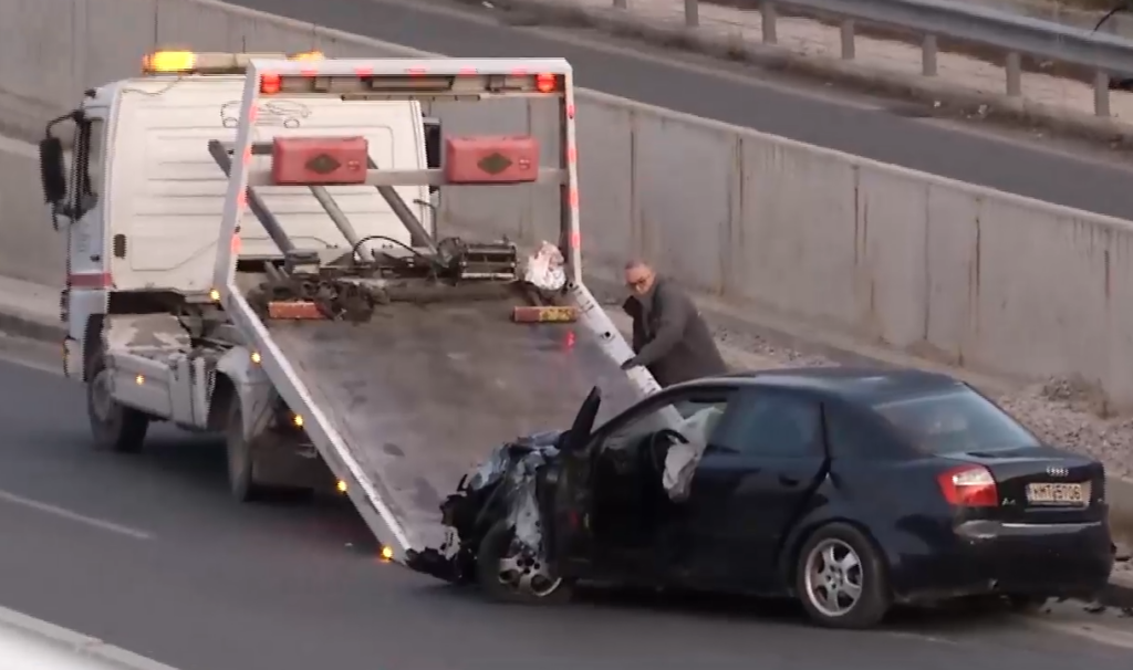 Θεσσαλονίκη: Δύσκολο πρωινό με τροχαίο στον Περιφερειακό (vid)