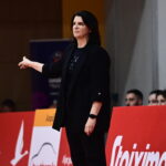 Ελληνίδα προπονήτρια της εθνικής μπάσκετ του Ιράν: «Έπεσε η σκεπή του γηπέδου… οι Ιρανοί αγαπούν την Ελλάδα» (vid)